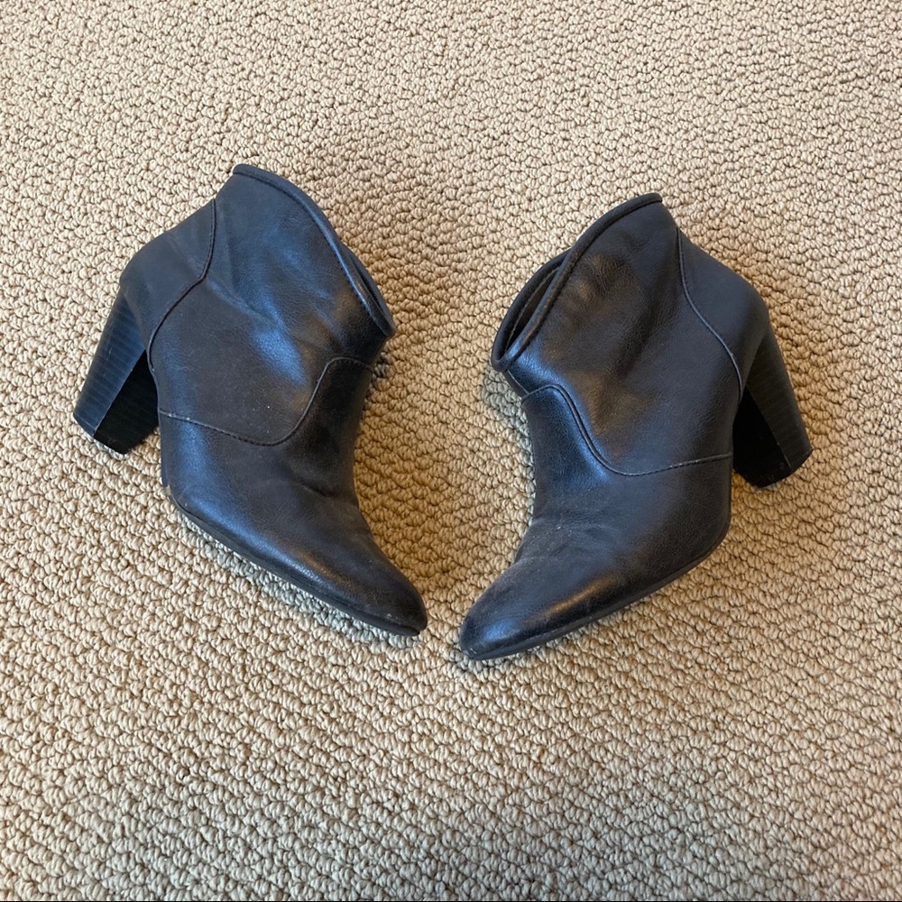 Short boots dark brown